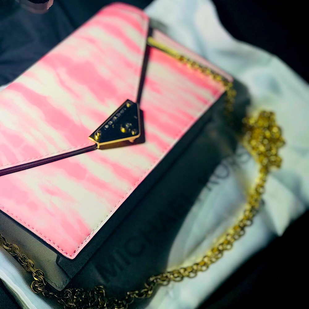 SOLD BNWT MICHAEL Michael Kors “GRACE” MED Clutch